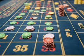 rajaeropa slot dashboard showing live football, slots, and payment options